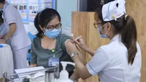 TP Hồ Chí Minh phấn đấu tiêm vaccine tất cả các đối tượng trước ngày 15/9
