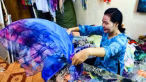 Họa sĩ Trần Thanh Thục: Mê đắm những sắc vải