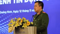 Gỡ bỏ ứng dụng cho vay tiền trôi nổi trên mạng xã hội như thế nào?