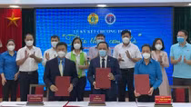 Trao tặng các thầy thuốc tuyến đầu chống dịch 100.000 suất ăn đủ dinh dưỡng