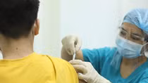 100 tình nguyện viên tiêm thử nghiêm lâm sàng vaccine ARCT-154