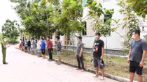 Triệt phá sới bạc, bắt quả tang 17 người liên quan