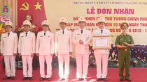 Cảnh sát cơ động nơi “mưa tuôn, nắng cháy”