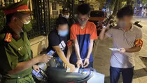 Gặp Cảnh sát 141, con nghiện "diễn ảo thuật" định phi tang ma túy