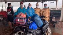 Tiếp sức, “sưởi ấm” người dân trên hành trình về quê
