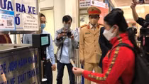 Hà Nội lắp đặt thêm hàng loạt máy quét QR Code để kiểm soát dịch bệnh