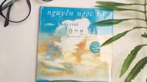 Khói trời lộng lẫy - Cuộc dạo chơi giữa những khoảng ngưng buông
