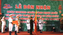 Trung đoàn CSCĐ Tây nguyên đón nhận Huân chương chiến công hạng Nhất
