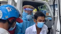 Cảm kích hình ảnh CSGT đưa nạn nhân bị nhồi máu cơ tim đến bệnh viện kịp thời