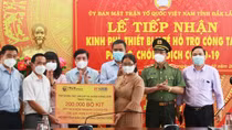 Tiếp nhận trang thiết bị và vật tư xét nghiệm, điều trị COVID -19 tại Đắk Lắk