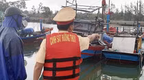 Hàng trăm phương tiện được hỗ trợ vào nơi trú tránh bão số 9 an toàn