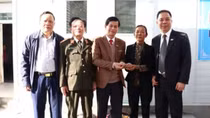 Chi Hội Nhà văn Công an phối hợp tặng nhà tình thương cho phụ nữ nghèo