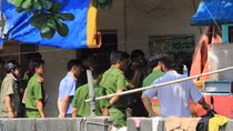 Điểm tin 8/11: Chồng sát hại vợ rồi dùng dao tự cắt tay chân
