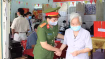 Vững vàng nơi tuyến đầu chống dịch