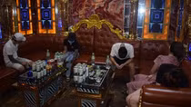 Mở cửa đón khách “bay lắc”, quán karaoke bị phạt 50 triệu đồng