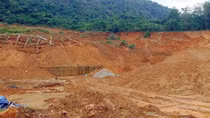 Công trình kè chống sạt lở khẩn cấp sau 2 lần gia hạn vẫn chưa có hồi kết