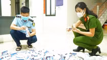 Thu giữ hơn 34.000 viên thuốc điều trị COVID-19 không rõ nguồn gốc
