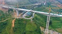 Gấp rút hoàn thiện cầu cạn cao nhất Việt Nam nối Lào Cai - Sapa