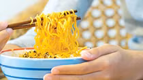 Chuyện "mì gói"
