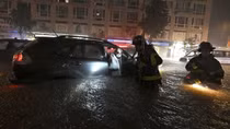 Mưa lũ làm chết 43 người, nhấn chìm bờ Đông nước Mỹ