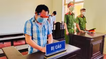 Đánh cán bộ Công an tại chốt kiểm dịch, một đối tượng bị xử phạt 30 tháng tù