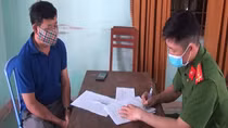 Lấy tiền chính sách tiêu xài cá nhân, một cán bộ xã bị khởi tố