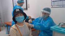 Bộ Y tế đề nghị khẩn trương tiêm vaccine phòng COVID-19 cho phụ nữ mang thai