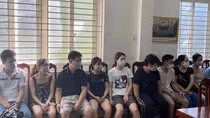 13 người tụ tập đánh bạc bất chấp giãn cách xã hội