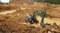 Xử lý các đối tượng khai thác khoáng sản trái phép