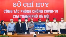 Techcombank trao tặng 15 tỷ đồng hỗ trợ Thủ đô Hà Nội chống dịch