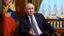 Tổng thống Nga Putin tiêm vaccine ngừa COVID-19 tăng cường