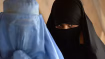 Đặc nhiệm Anh cải trang thành nữ để qua mắt Taliban