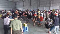 Hơn 1.000 người tự ý điều khiển xe máy về quê bị kẹt tại Long An