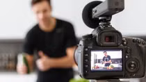 Mùa dịch và sự bát nháo của các Youtuber