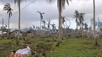 Siêu bão tàn phá Philippines, số người chết tăng lên hơn 200