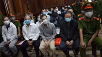 Tạm hoãn phiên tòa xét xử cựu phó Chủ tịch TP Hồ Chí Minh Trần Vĩnh Tuyến cùng đồng phạm