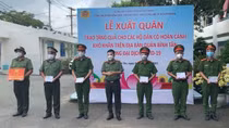 Công an TP Hồ Chí Minh tiếp tục trao 3.500 phần quà cho người dân