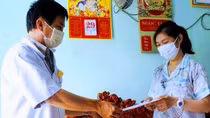 “Đồng tâm hiệp lực” đẩy lùi COVID-19