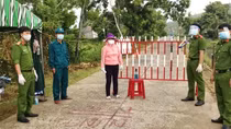 Nhậu say, vượt chốt kiểm dịch khiến một cán bộ Công an bị thương