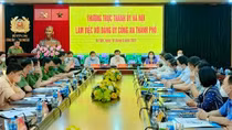 Công an Hà Nội đảm bảo an ninh trật tự, tích cực phòng chống dịch bệnh COVID-19