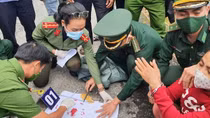 Dùng xe máy vận chuyển ma túy ở vùng biên