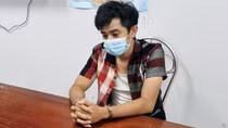Con nghiện mua ma túy thông qua dịch vụ vận chuyển hàng hóa bằng xe tải