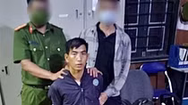Bắt đối tượng vận chuyển 19 bánh heroin ở Điện Biên