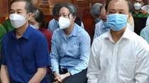 Bị cáo Lê Tấn Hùng rơi nước mắt khi giãi bày trước toà