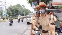 Nỗ lực thực hiện "nhiệm vụ kép" trên các tuyến giao thông