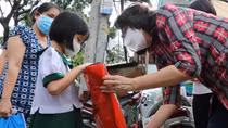 Trẻ em mồ côi do COVID-19 được bảo trợ đến khi học xong đại học