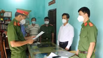 Bắt giám đốc và nguyên giám đốc Trung tâm GDTX tỉnh Bình Phước