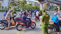 Hà Nội triển khai 6 tổ liên ngành kiểm soát chặt người ra đường
