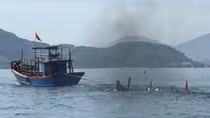 Va chạm tàu cá với tàu hàng, 2 ngư dân mất tích trên biển