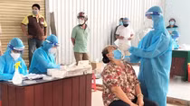 Tăng ca mắc COVID-19, Bình Dương tiêm vaccine cho trẻ em vào cuối tháng 10